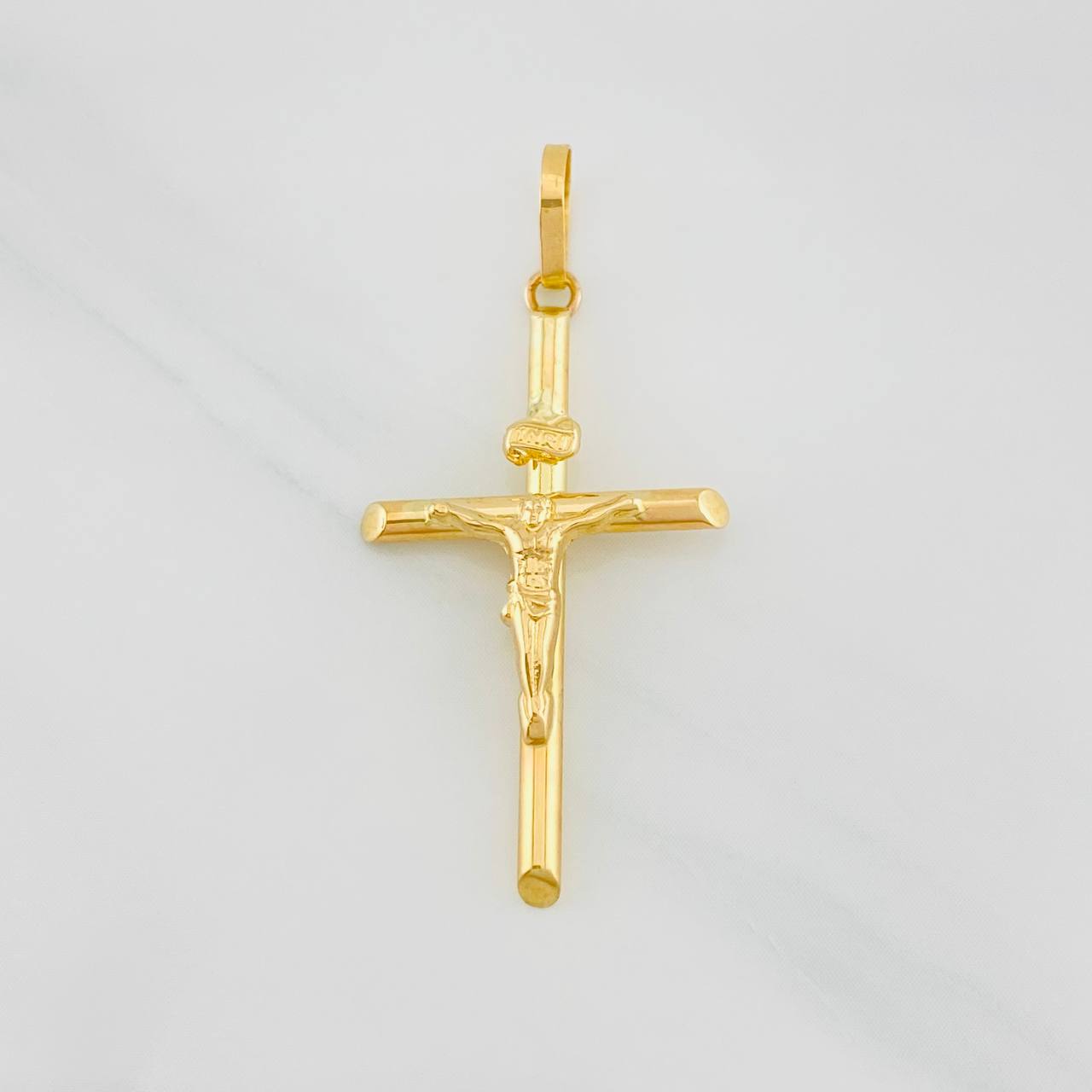 Dije Cruz Cristo 1.15g / 1 1/2 in Oro Amarillo 18K