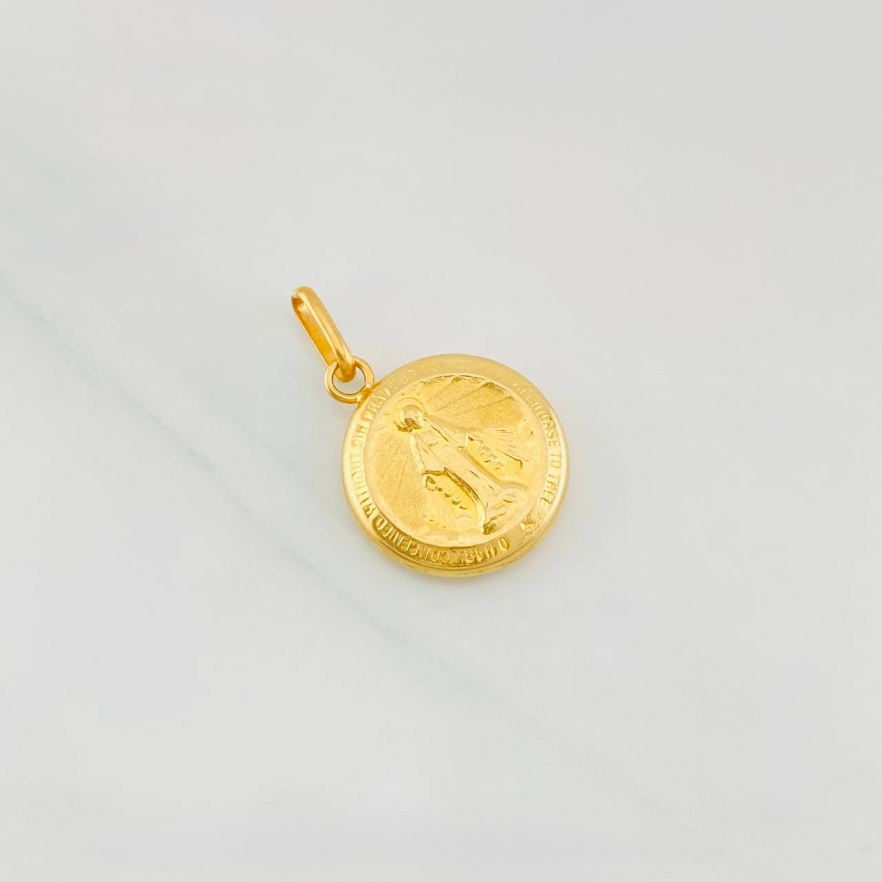 Pendant Miraculous Virgin 0.65g / 3/4 in Yellow Gold 18K