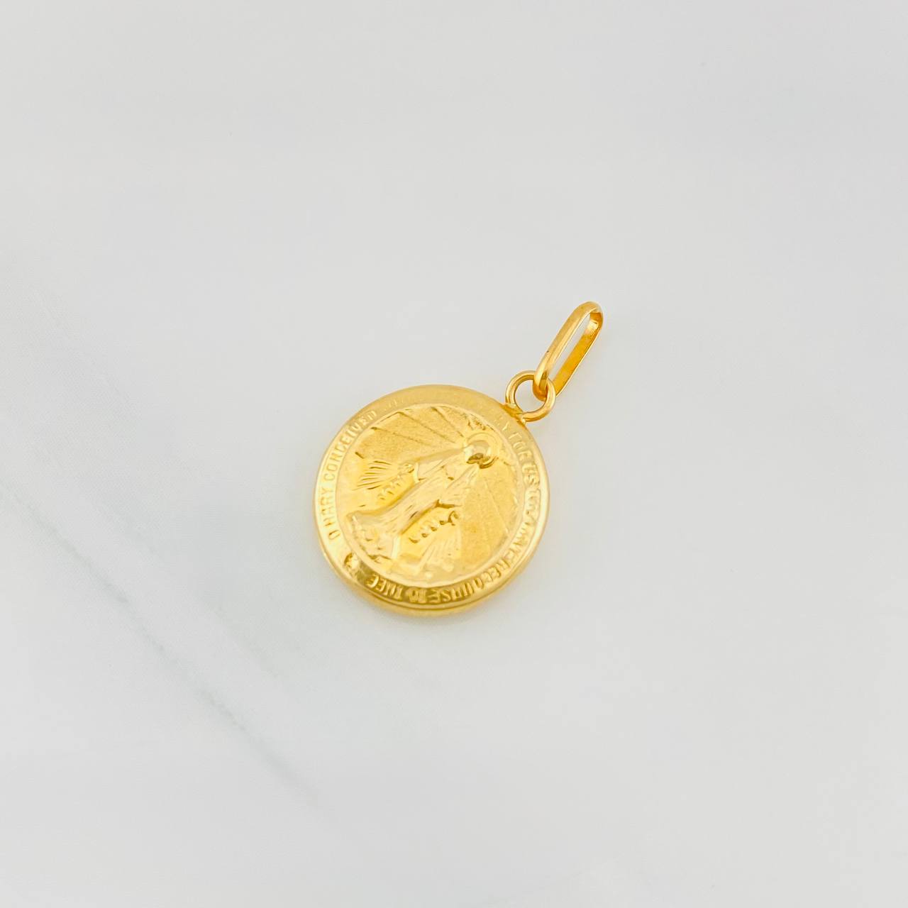 Pendant Miraculous Virgin 0.7g / 3/4 in Yellow Gold 18K