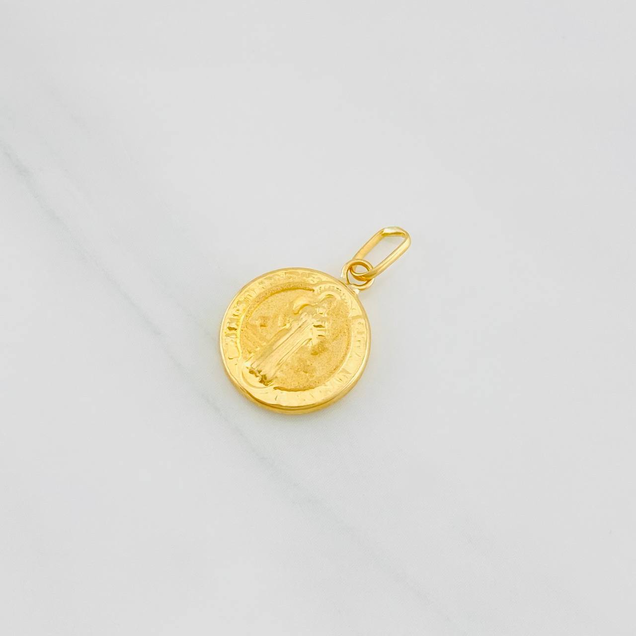 Dije San Benito 0.75g / 3/4 in Oro Amarillo 18K