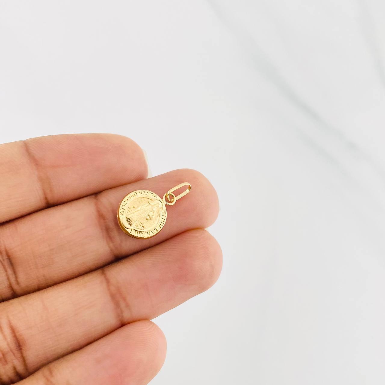 Dije San Benito 0.5g / 3/4 in Oro Amarillo 18K