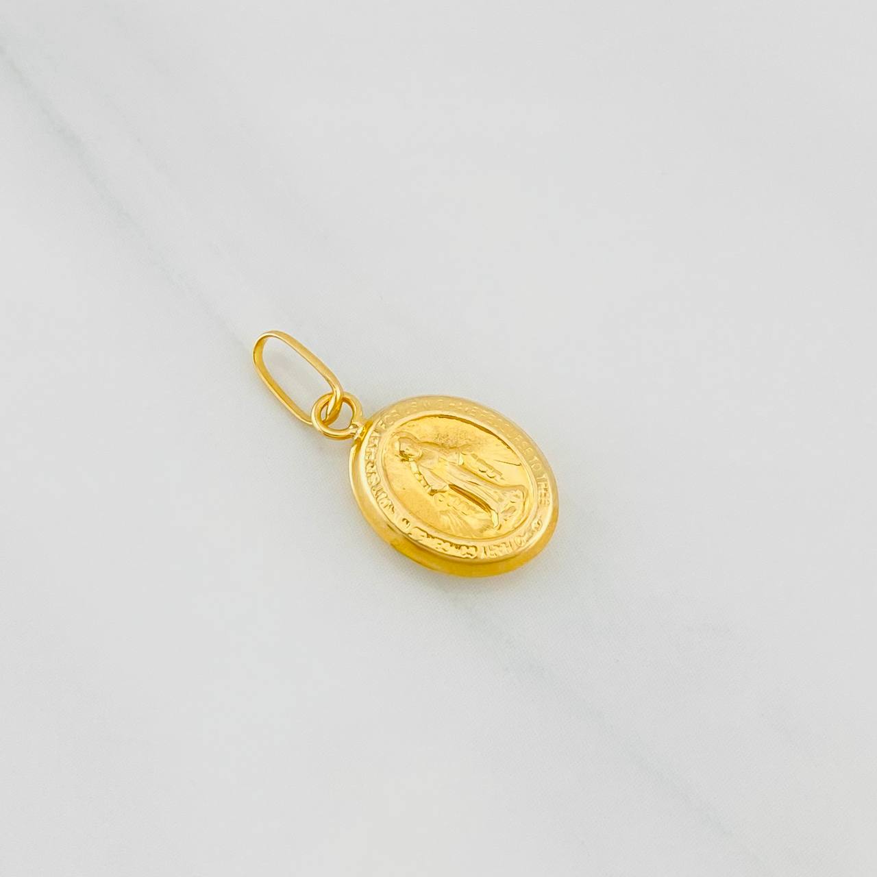 Dije Virgen Milagrosa 0.5g / 3/4 in Oro Amarillo 18K