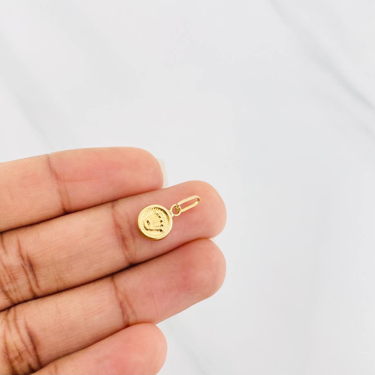Dije Corona 0.5g / 1/2 in Oro Amarillo 18K