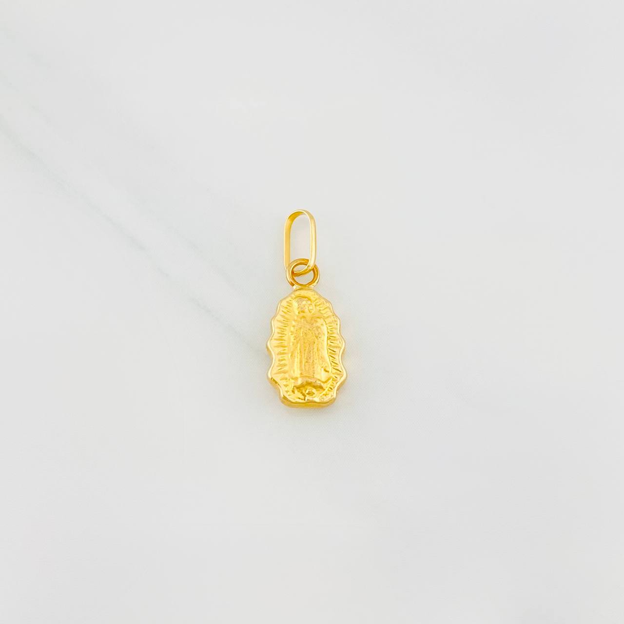 Dije Virgen de Guadalupe 0.35g / 3/4 in Oro Amarillo 18K
