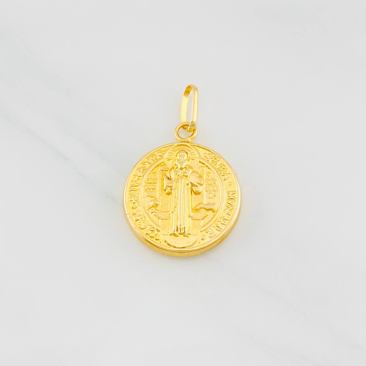 Dije San Benito 0.9g / 3/4 in Oro Amarillo 18K