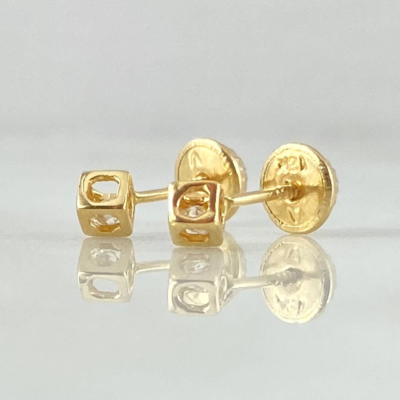 Topos Cubo 0.7gr / Oro 18K ©