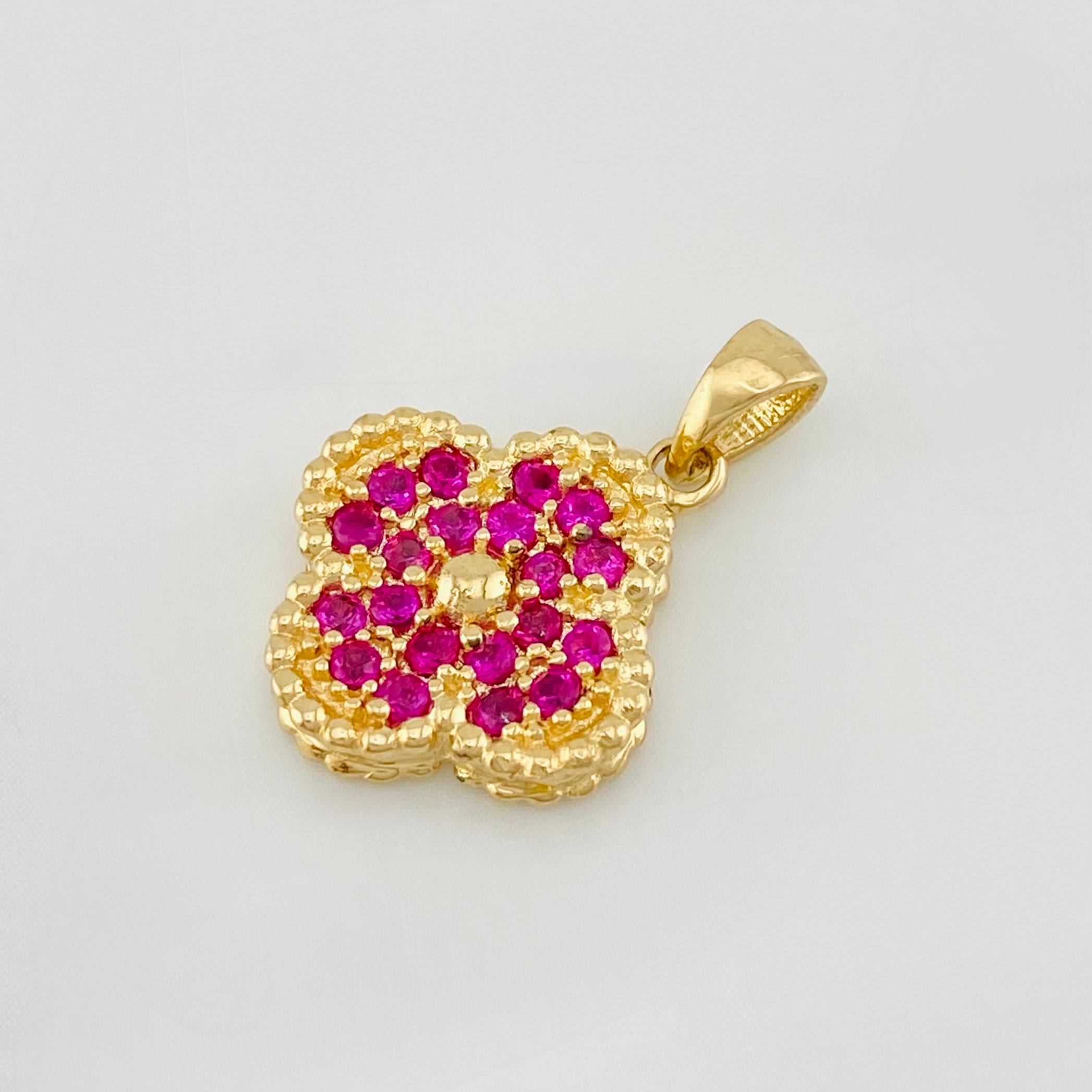 Clover Pendant 2.9 g / 3/4 in 18K Yellow Gold