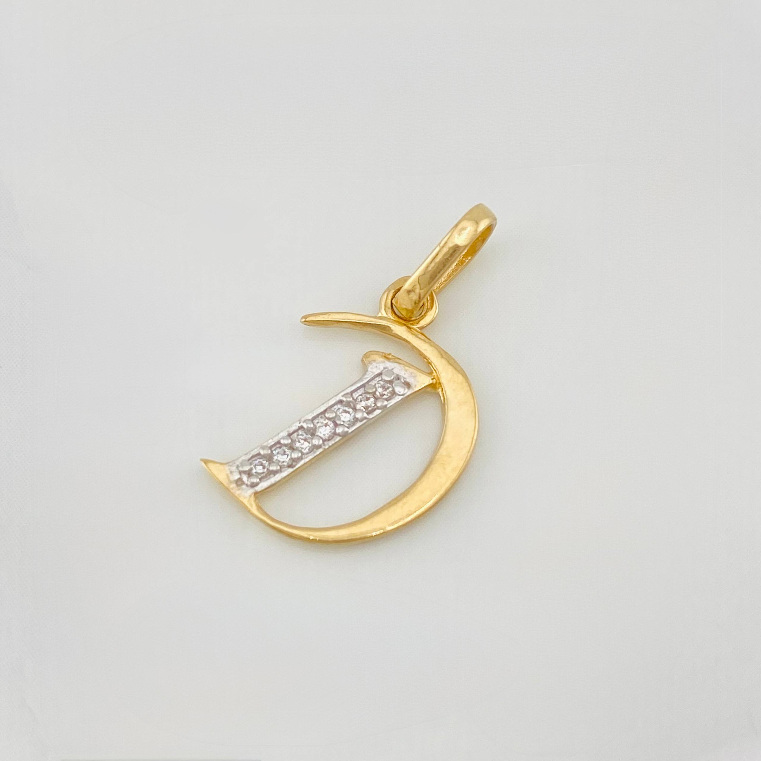 Dije Corona Letra D 0.8 g / 3/4 in Dos Oros Amarillo Blanco 18K