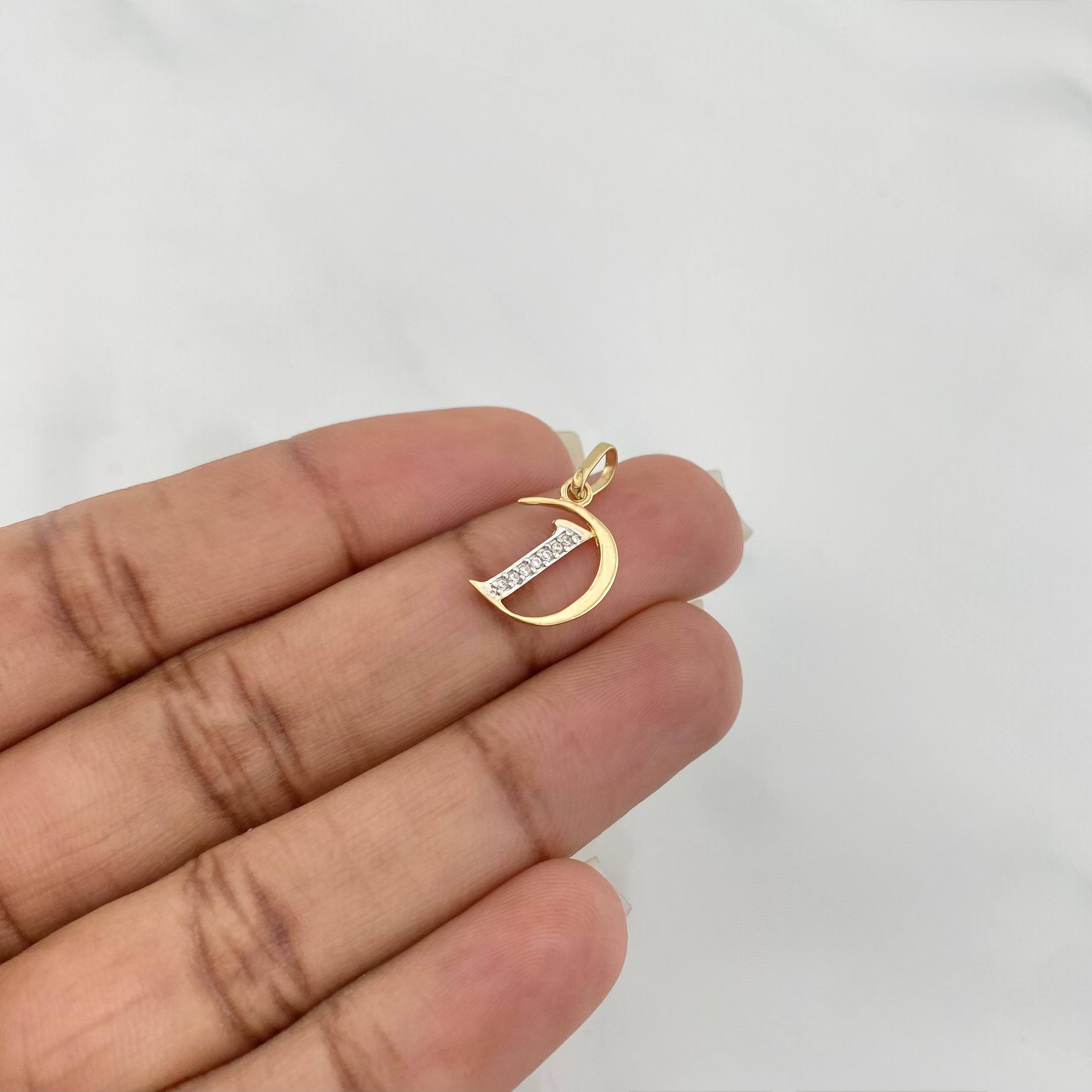 Dije Corona Letra D 0.8 g / 3/4 in Dos Oros Amarillo Blanco 18K