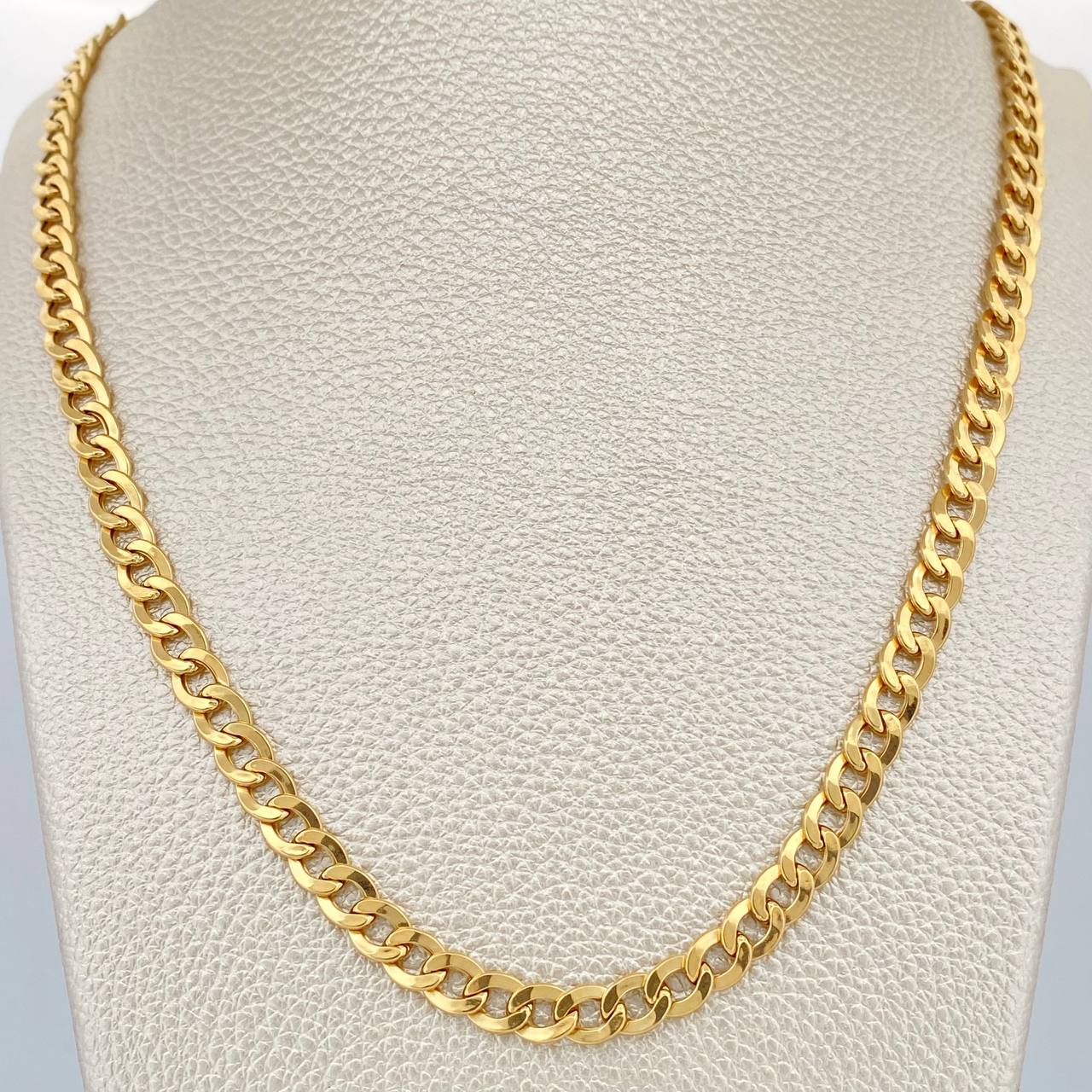 Cadena Cubana 12.4gr / 24 1/4 in / 5.75mm Oro Amarillo +1 18K %