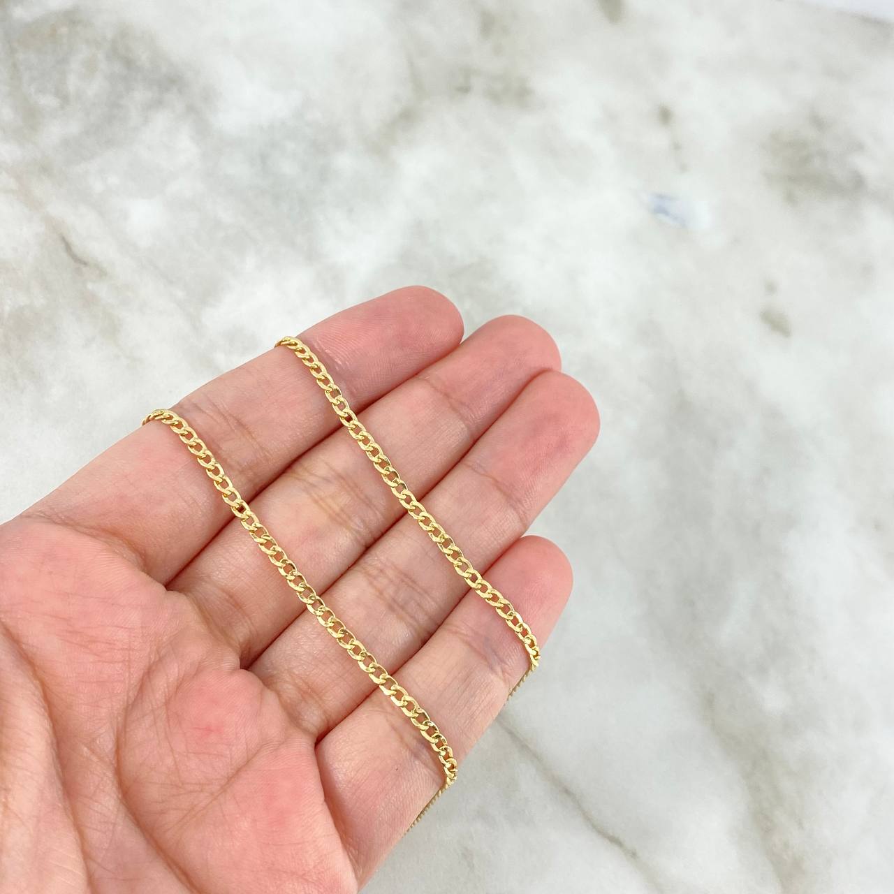 Cadena Mini Cubana 2.9gr / 23 1/2 in / 2.3mm Oro Amarillo +1 18K *