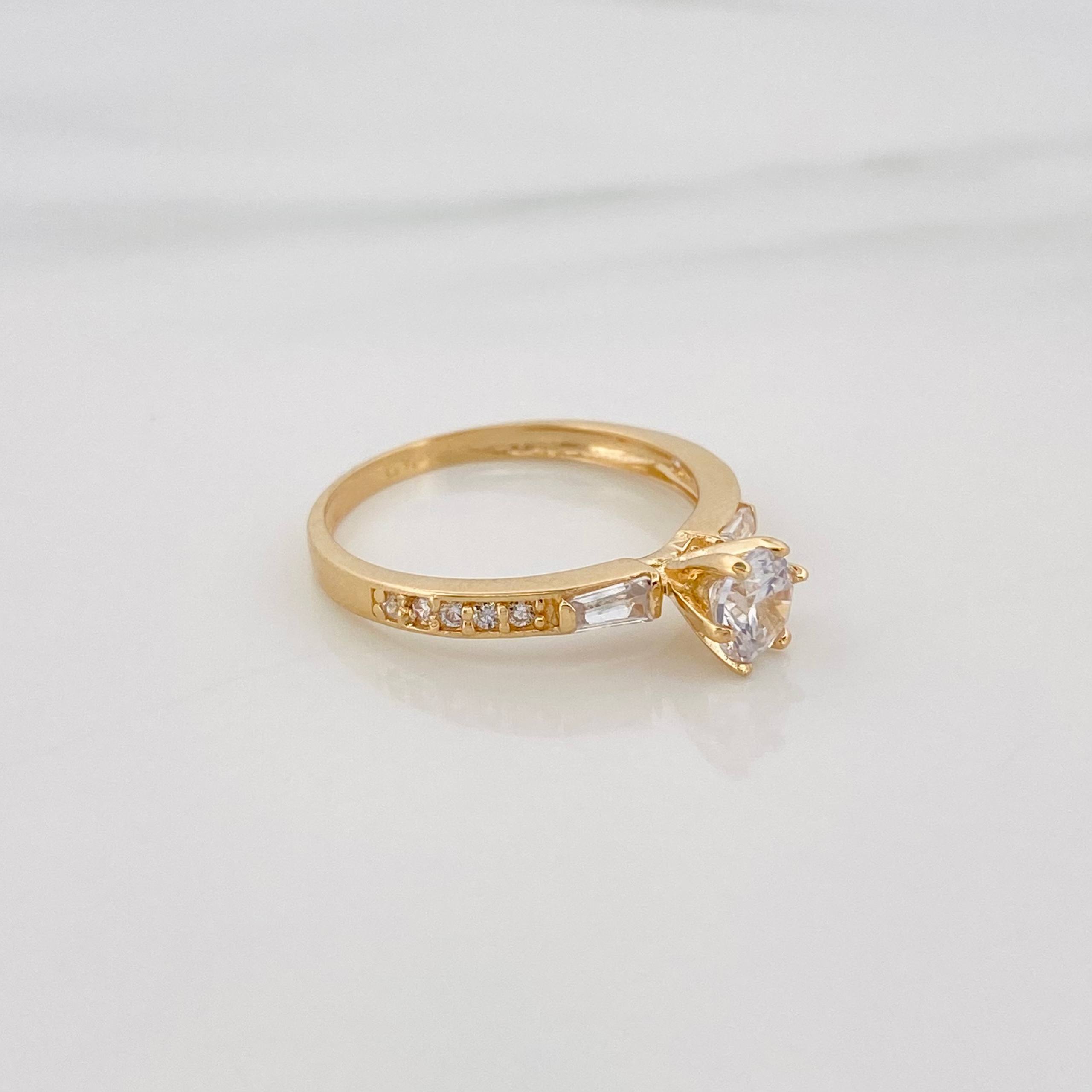 Anillo Solitario Trio 2.2 g / T6 1/2 Oro Amarillo 18K