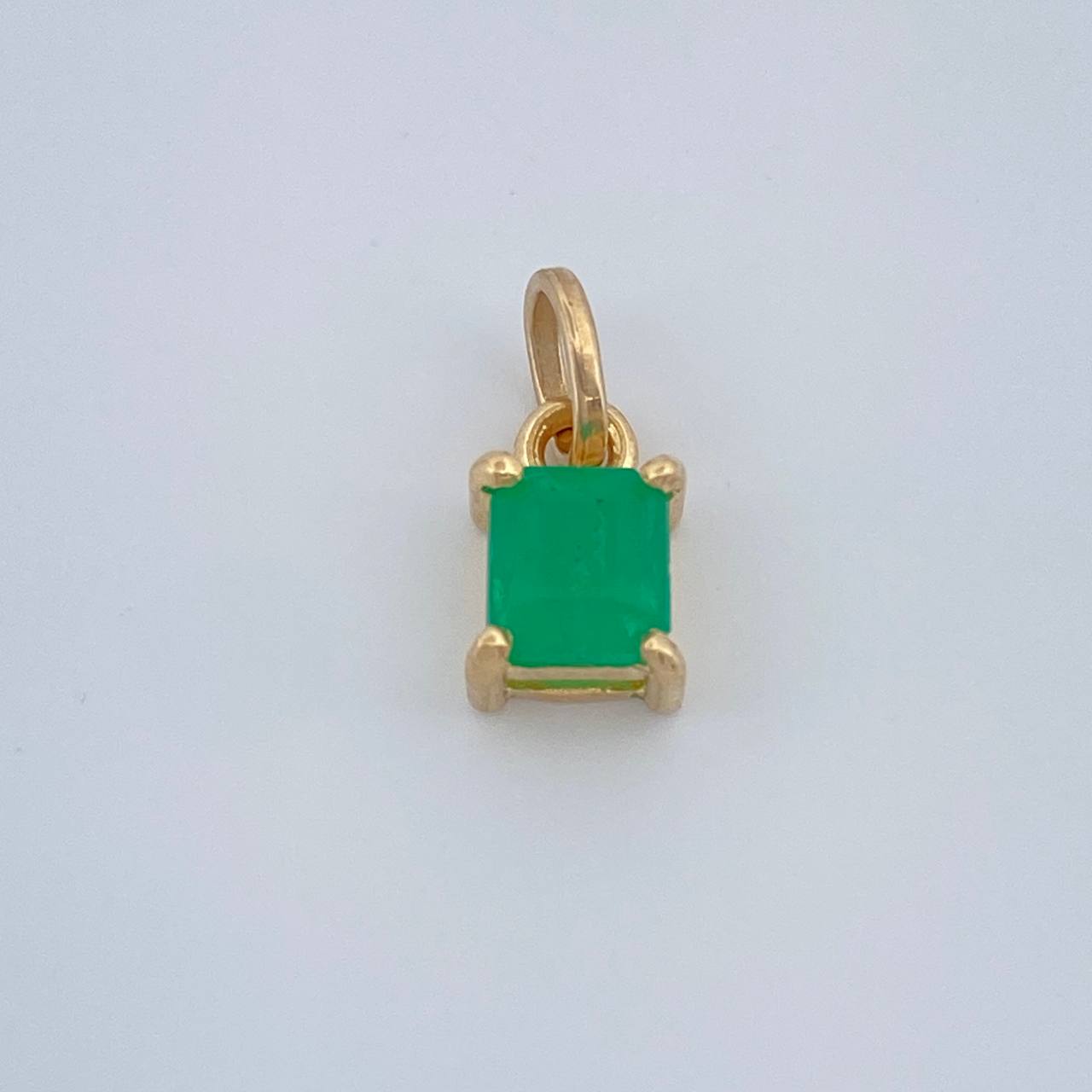 Dije Rectangulo Esmeralda 1,00Qts 0.6gr / 1/2 in / Oro Amarillo 18K %