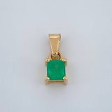 Dije Cuadro Esmeralda 0.7gr / 1/2 in / Oro Amarillo 18K %