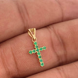 Dije Cruz Esmeraldas 0.6gr / 3/4 in / Oro Amarillo 18K %