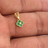 Dije Flor Esmeraldas 25 Pts 0.65gr / 1/2 in / Oro Amarillo 18K %