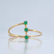 Anillo 3 Piedras Esmeraldas 1.15gr / T9 1/4 / Oro Amarillo 18K %