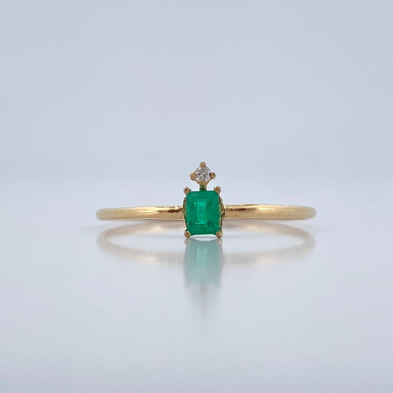 Anillo Tortuga Esmeralda Diamante 0.8gr / T8 / Oro Amarillo 18K %