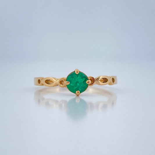 Anillo Solitario Redondo Lineas Cruzadas Esmeralda 2.05gr / T6 3/4 / Oro Amarillo 18K %