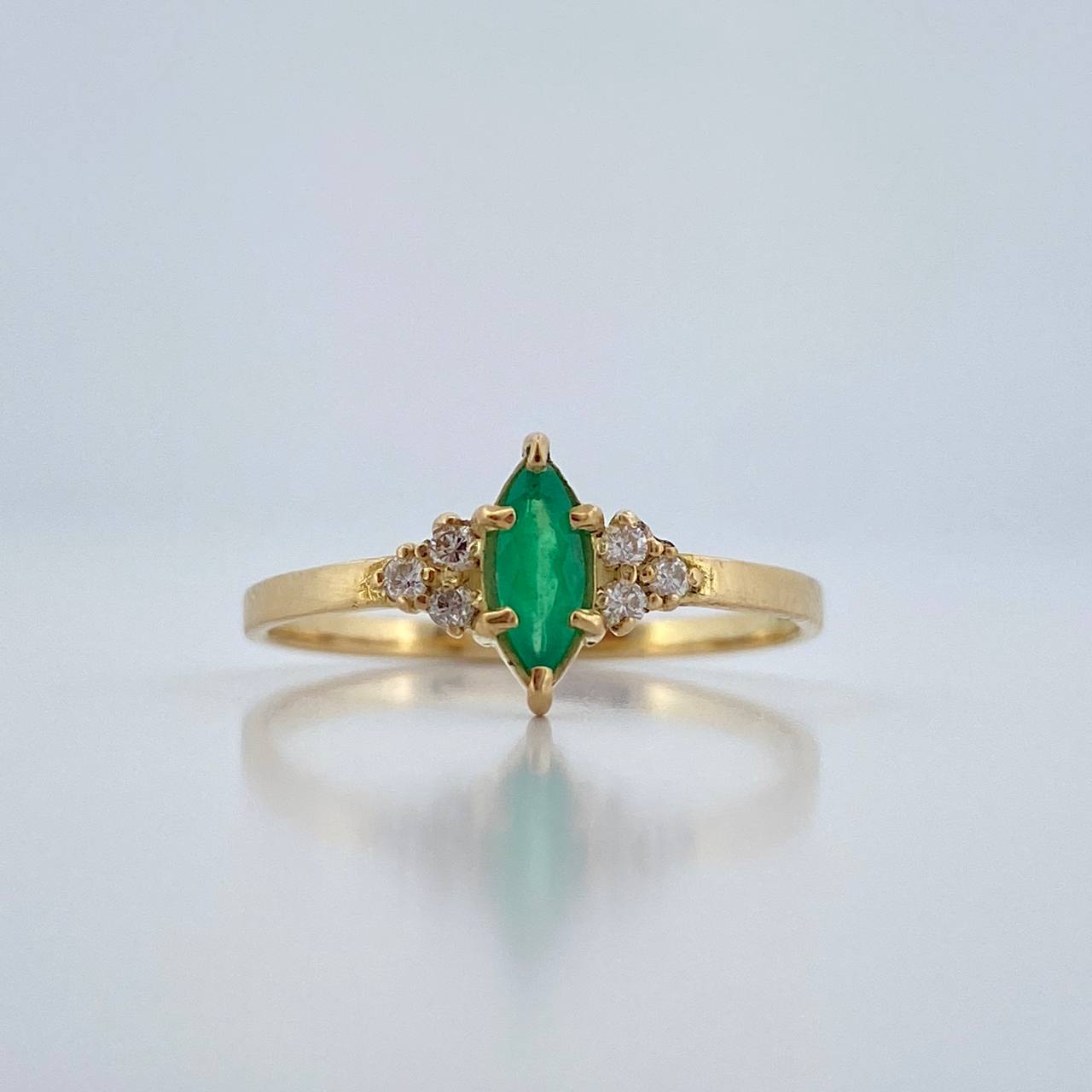 Anillo Ojo De Gato Esmeralda Diamantes 1.4gr / T6 1/2 / Oro Amarillo 18K %
