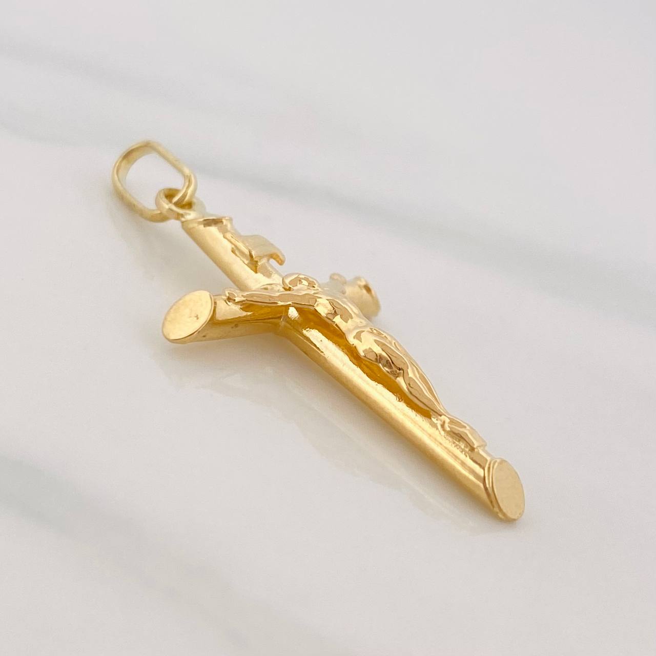 Pendant Cross Christ 1.6g / 1 1/4 in Yellow Gold 18K