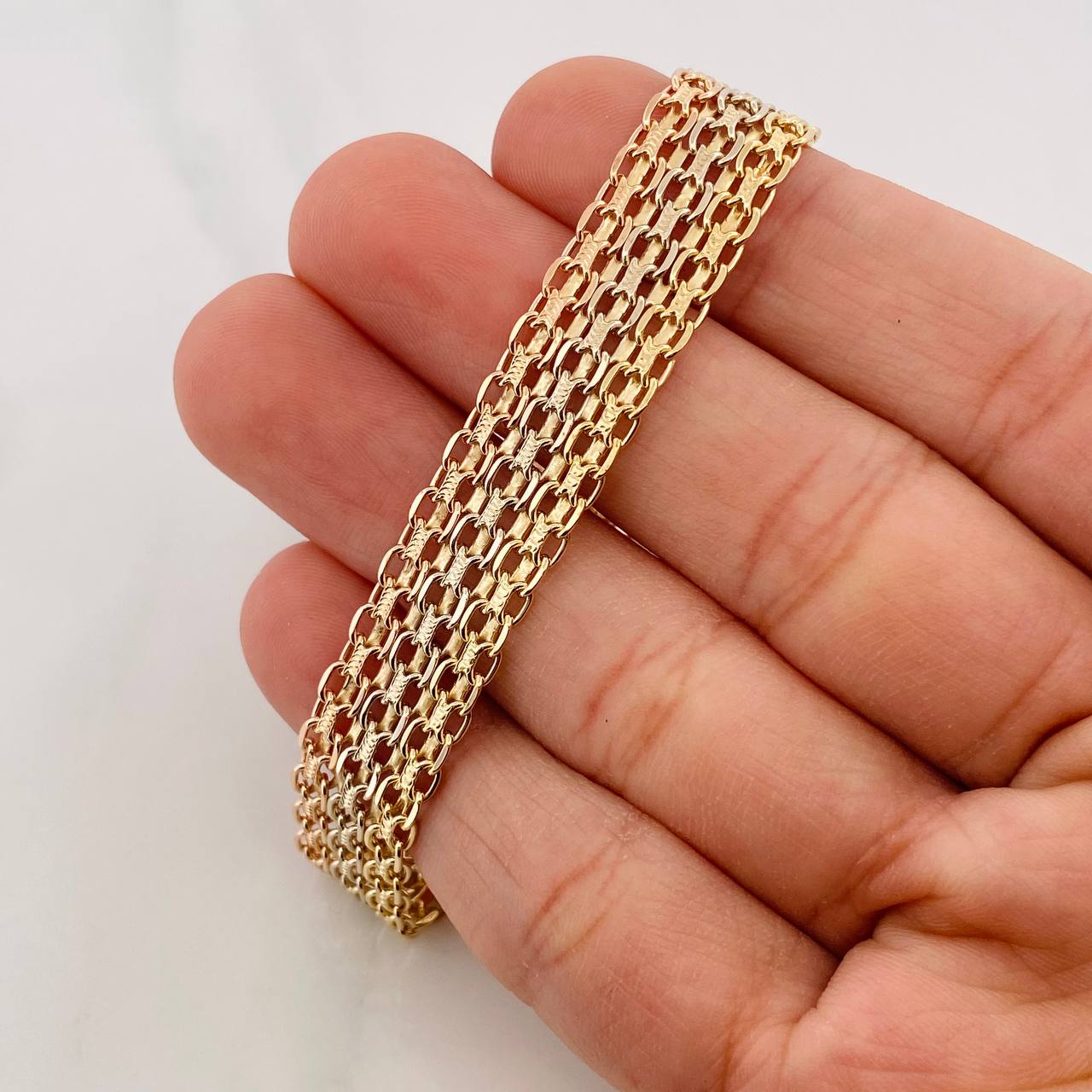 Pulso Chino 20.05g / 8 1/2 in / 10.9mm Tres Oros 18K