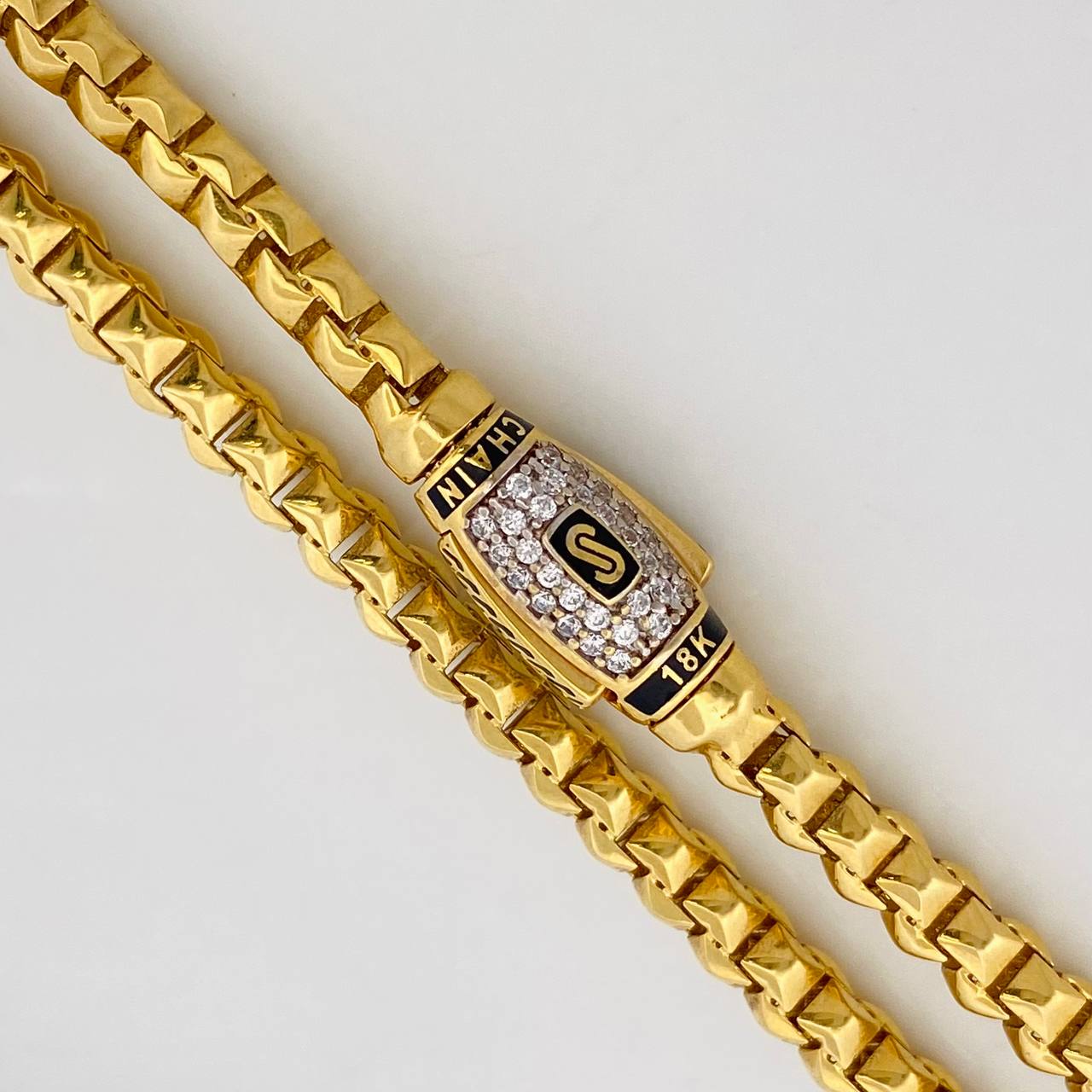 Venetian Chain Infinito 21.15g / 26 in / 3mm Two Yellow White Golds 18K