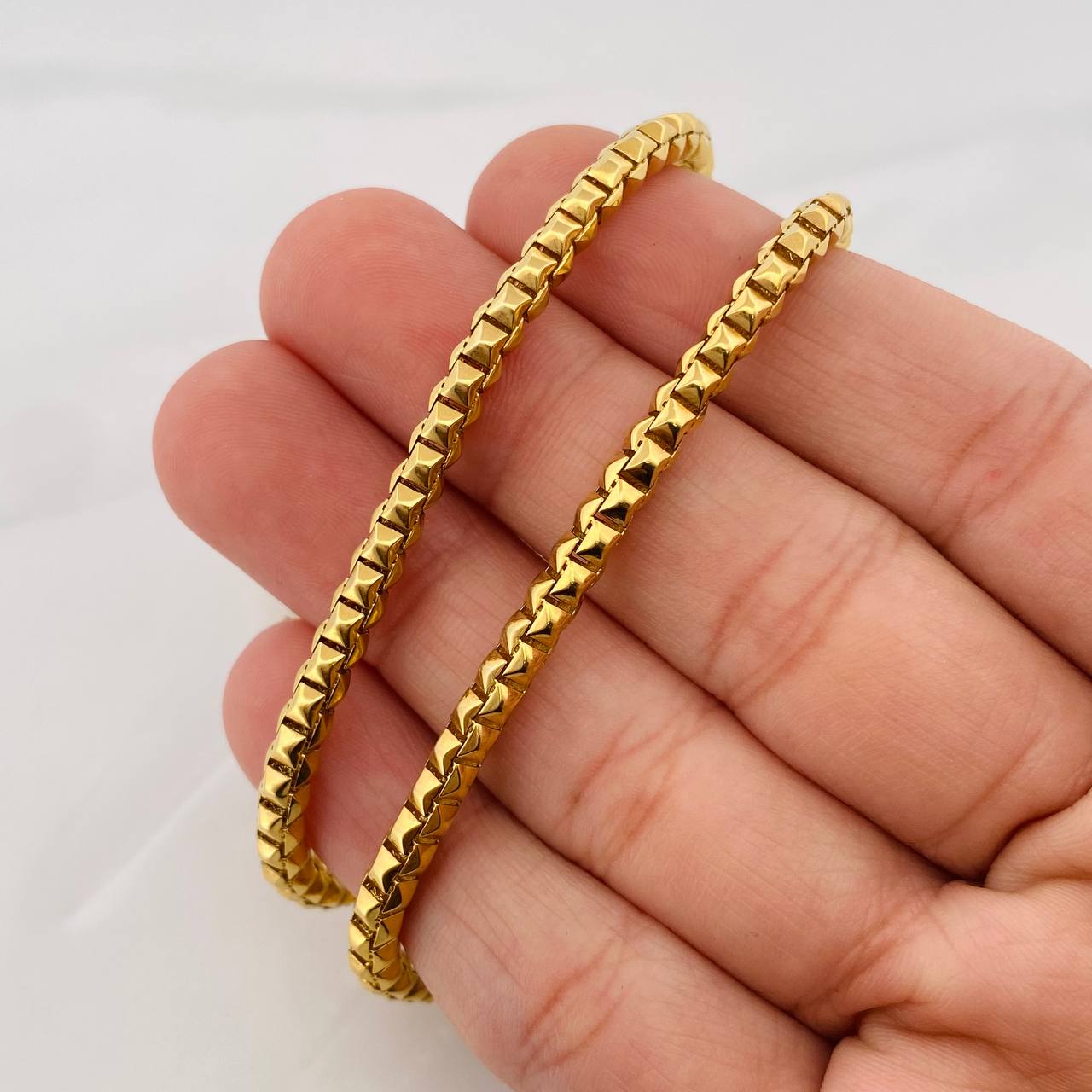 Venetian Chain Infinito 21.15g / 26 in / 3mm Two Yellow White Golds 18K