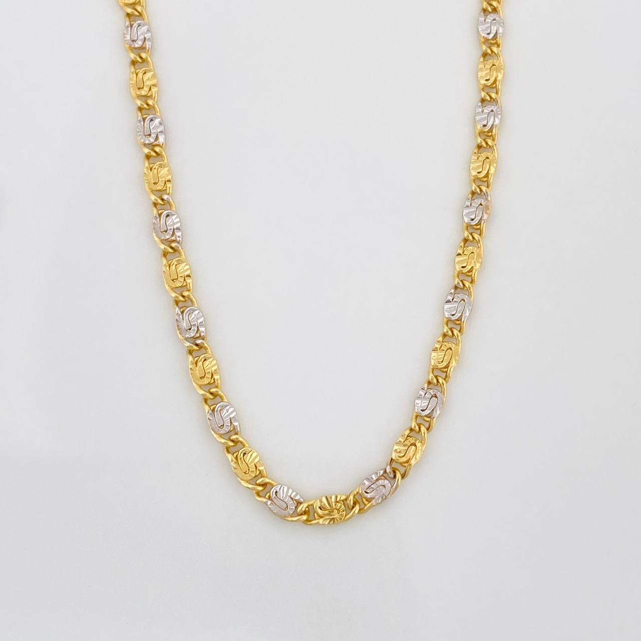 Flat Mariner Chain 4 g / 22 in / 2.4 mm Two-Tone Yellow White 18K Gold