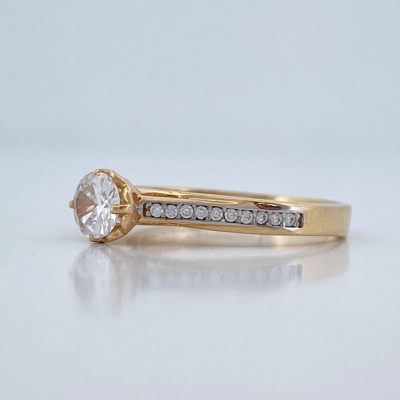 Anillo Solitario Puente 2.55gr / T6 3/4 / Dos Oros Amarillo Blanco  18K %