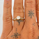 Anillo Solitario Puente 2.55gr / T6 3/4 / Dos Oros Amarillo Blanco  18K %