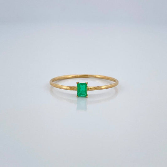 Anillo Solitario Cuadrado Esmeralda 0.7gr / T7 3/4 / Oro Amarillo 18K %
