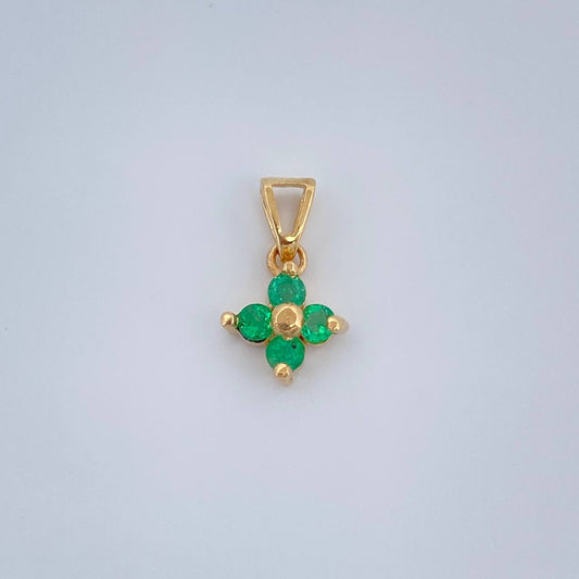 Dije Flor Esmeraldas 20 Pts 0.8gr / 1/2 in / Oro Amarillo 18K %
