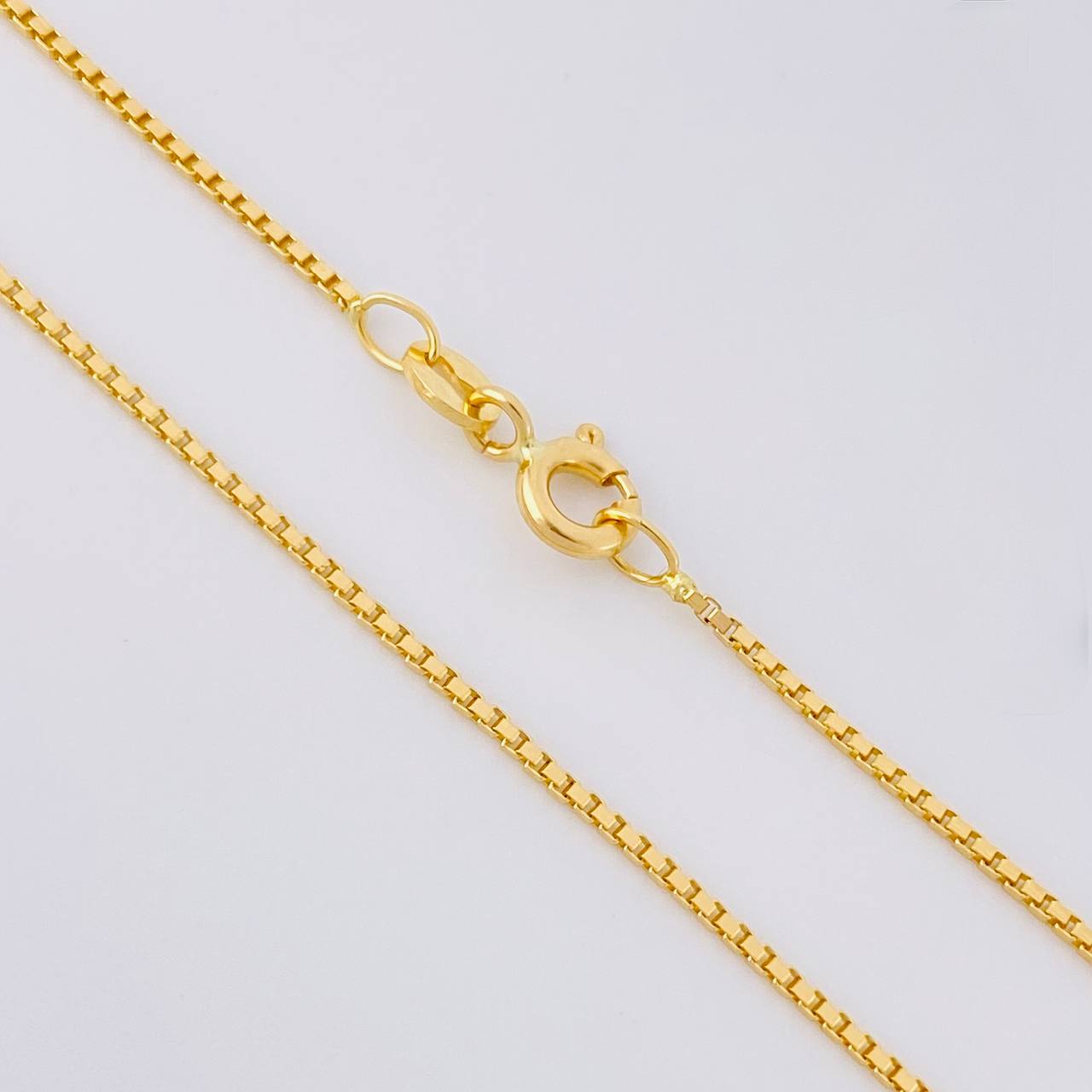 Cadena Veneciana 3.3g / 18 in / 0.9mm Oro Amarillo 18K