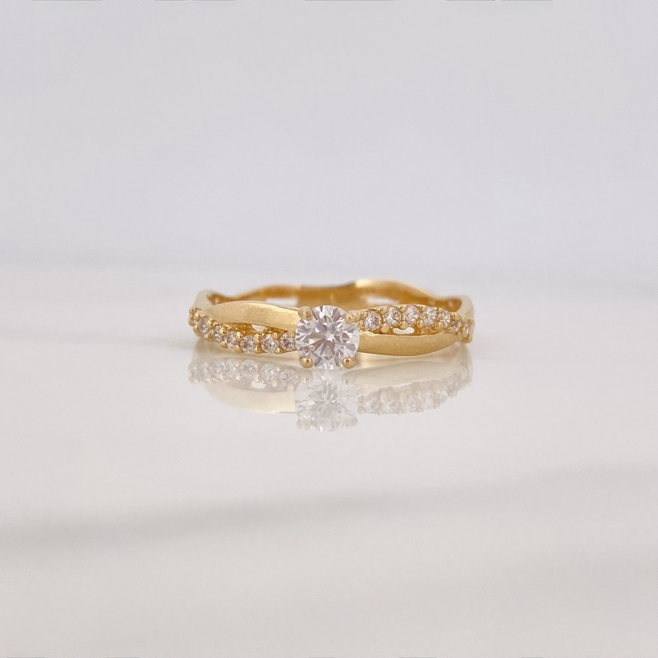 Anillo Enlazado 2.35 g / T8 Oro Amarillo 18K