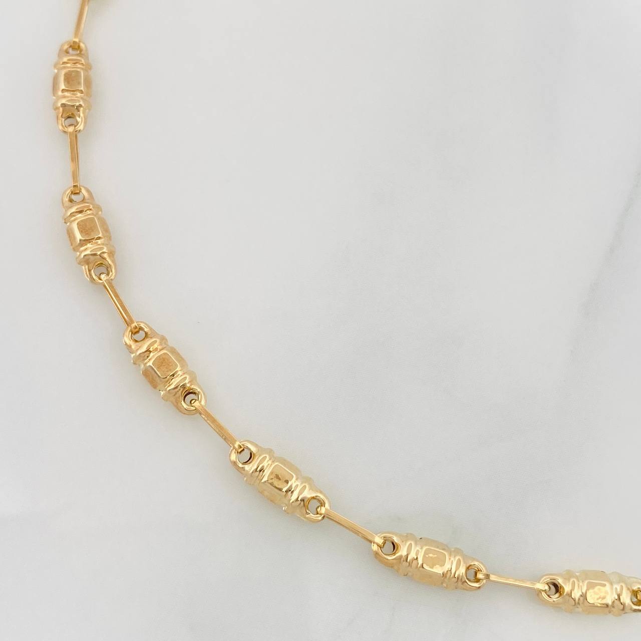 Pulso Rustica Barril 3g / 8 3/4 in / 3.1mm Oro Amarillo 18K