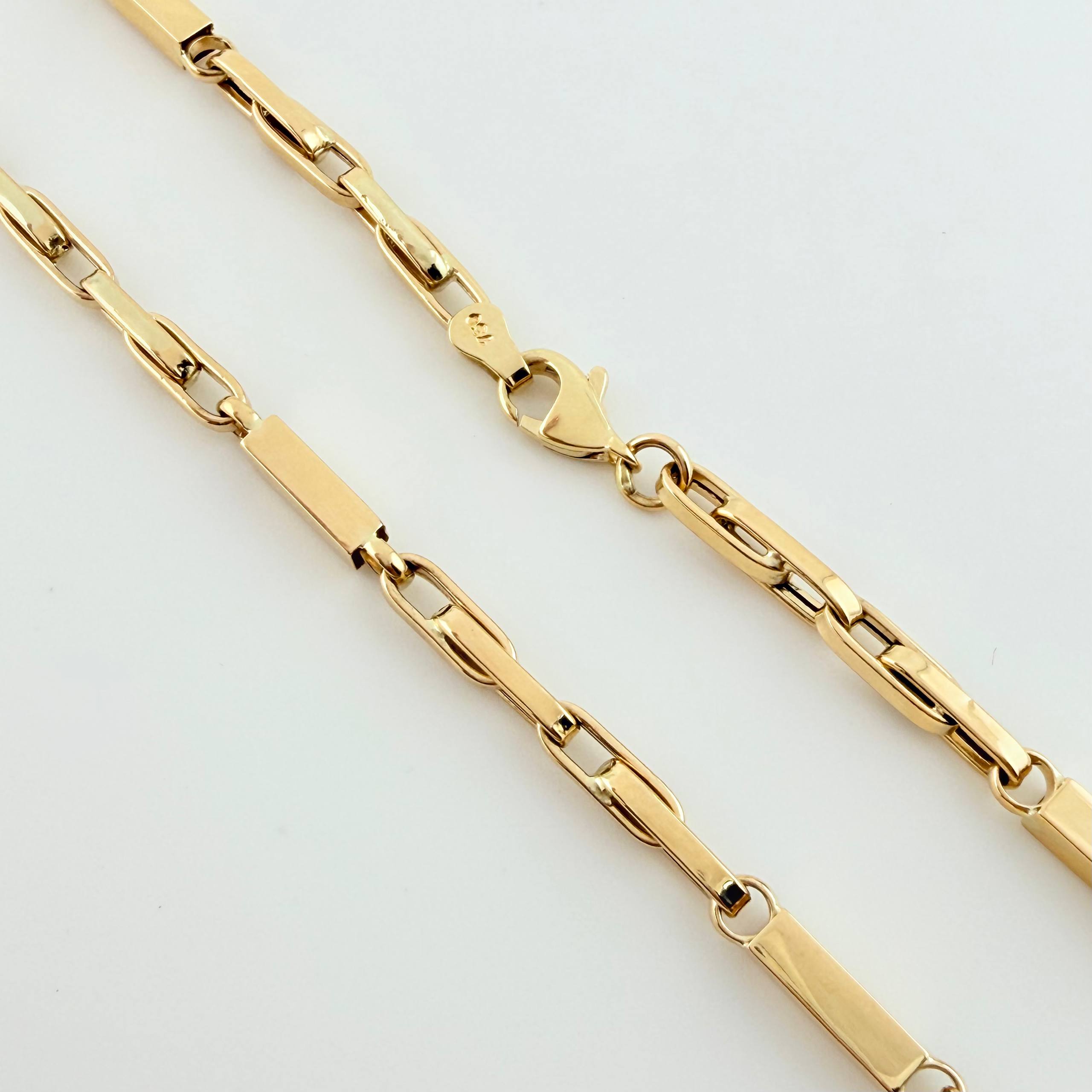 Cadena Rustica Rectagulo 14.1gr / 23 1/2 in / 3.5mm Oro Amarillo +4 18K