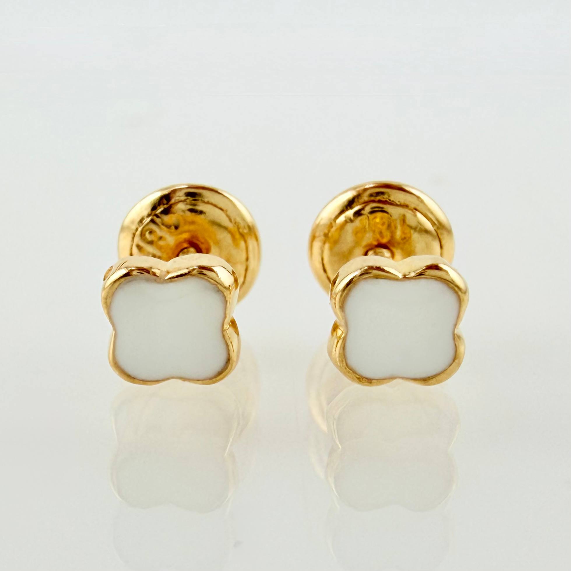 Topos Trebol 0.75gr / 5.2mm Oro Amarillo 18K ©