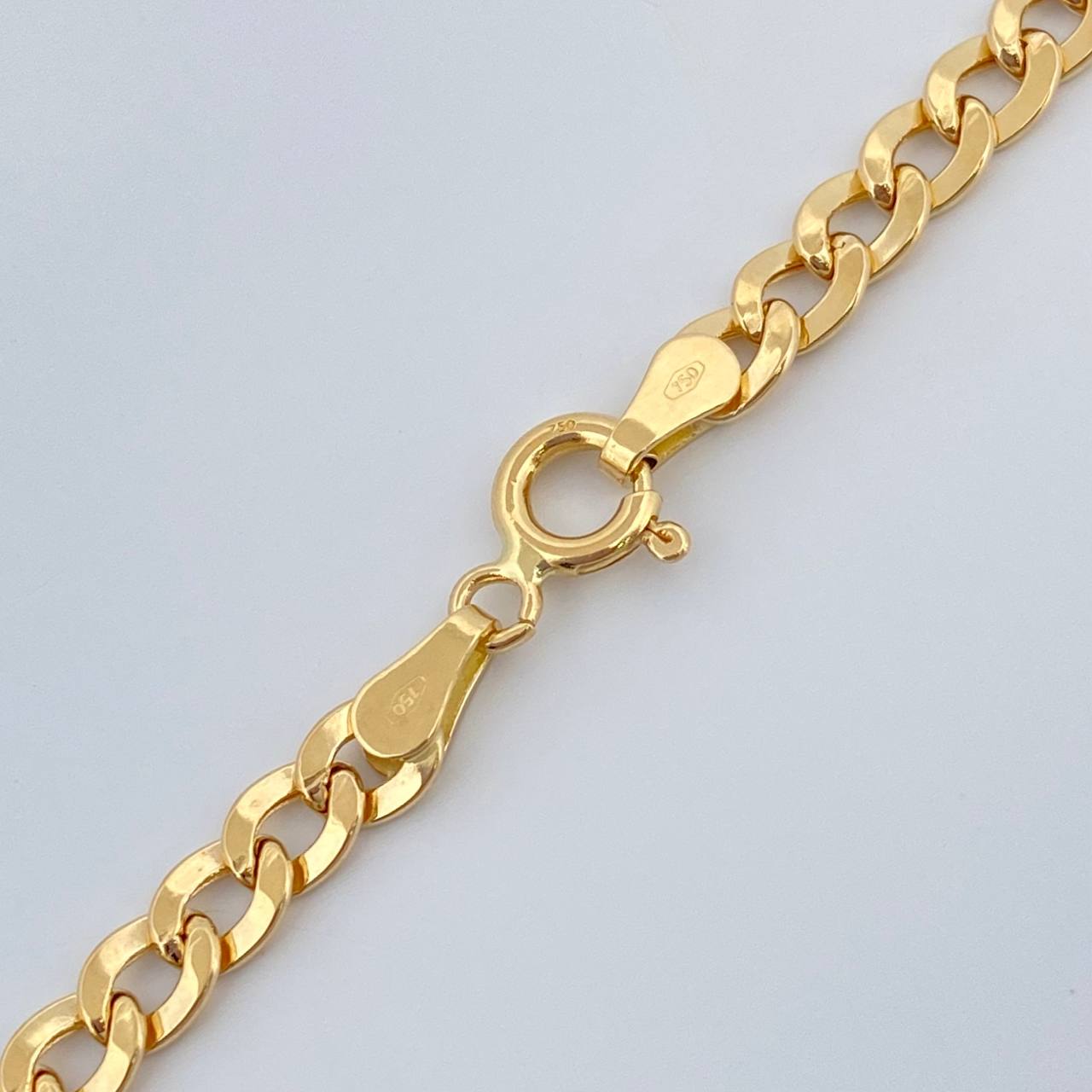 Cadena Cubana 4.7gr / 23 3/4 in / 3.07mm Oro Amarillo +1 18K $