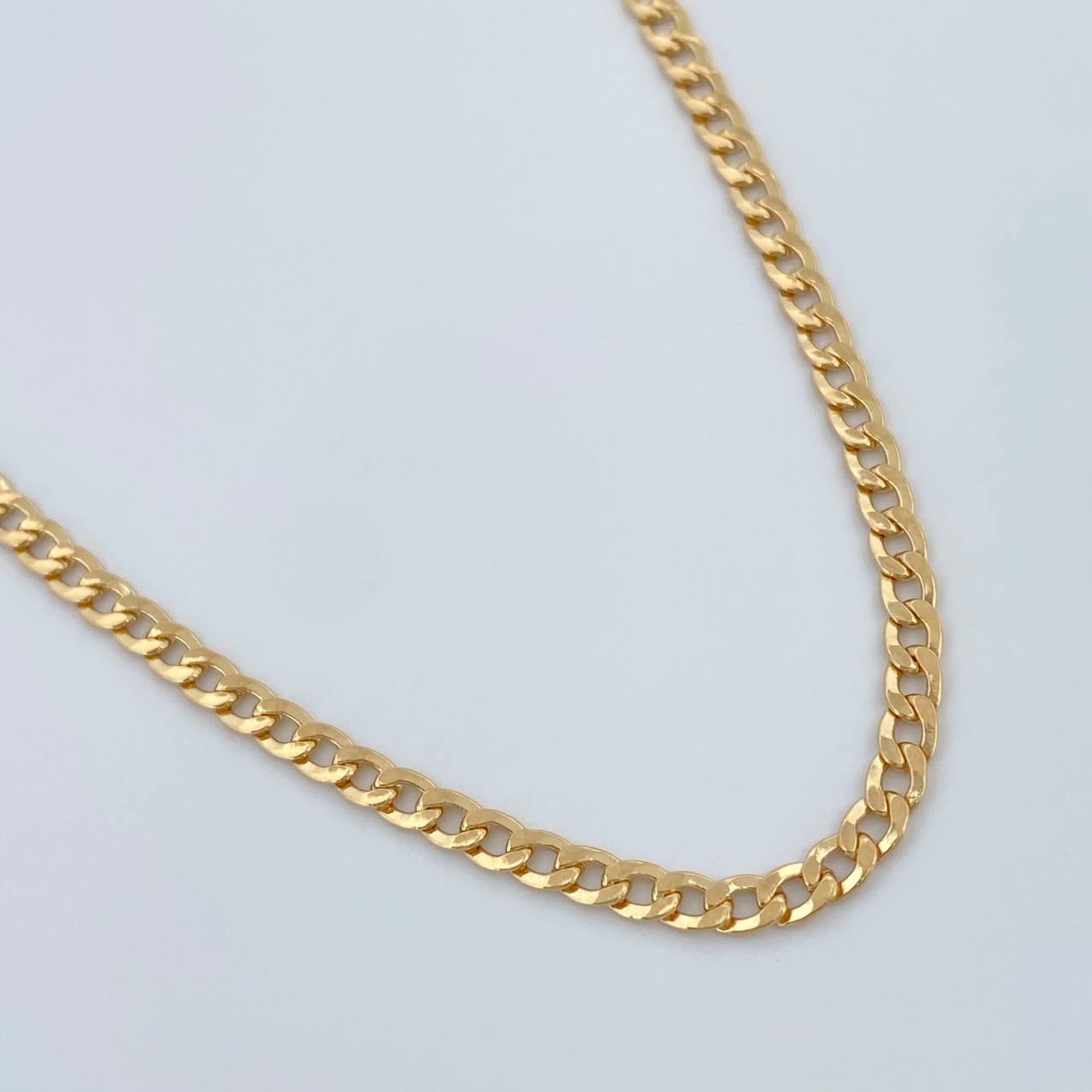 Cadena Cubana 4.7gr / 23 3/4 in / 3.1mm Oro Amarillo +1 18K &