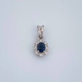 Dije Halo Zafiro 0.85gr / 1/2 in / Oro Blanco 18K %