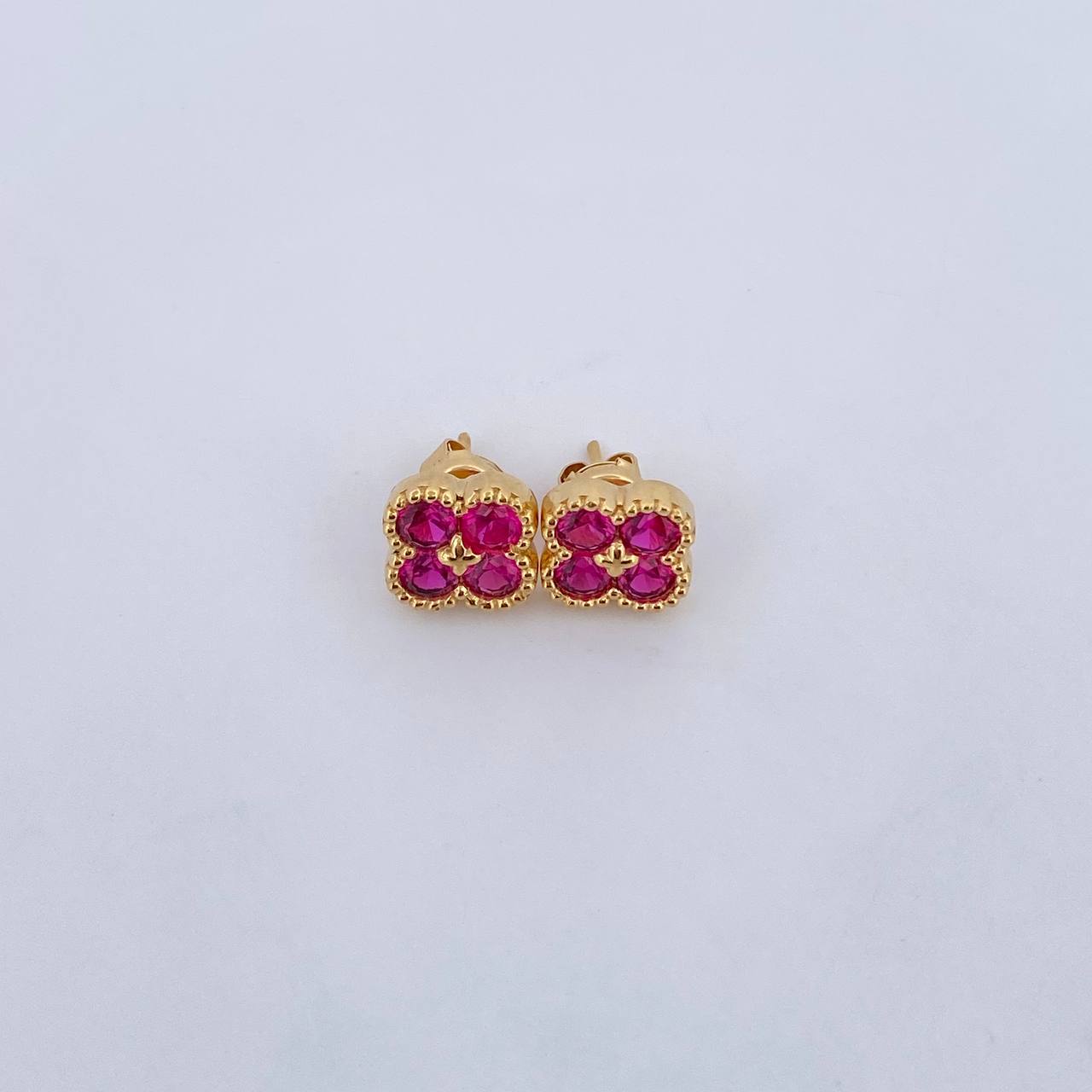Topos Trebol 2.95gr /  Oro Amarillo 18K &