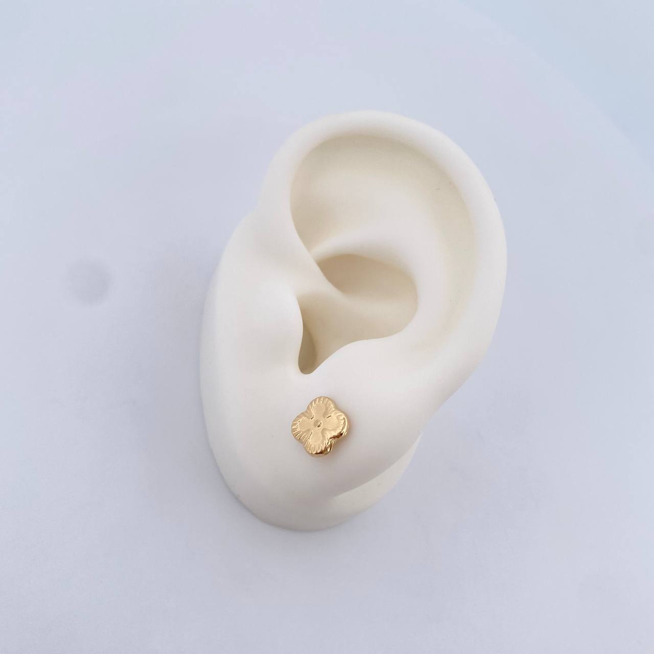 Topos Trebol 0.8gr / Oro Amarillo 18K &