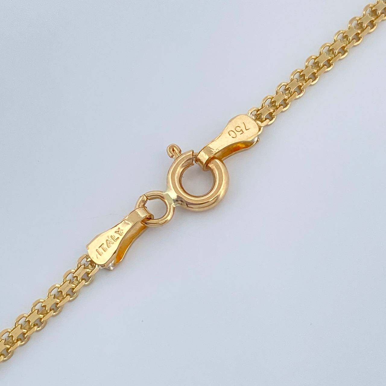 Cadena China 2.75gr / 15 3/4 in / 1.3mm Oro Amarillo +1 18K &