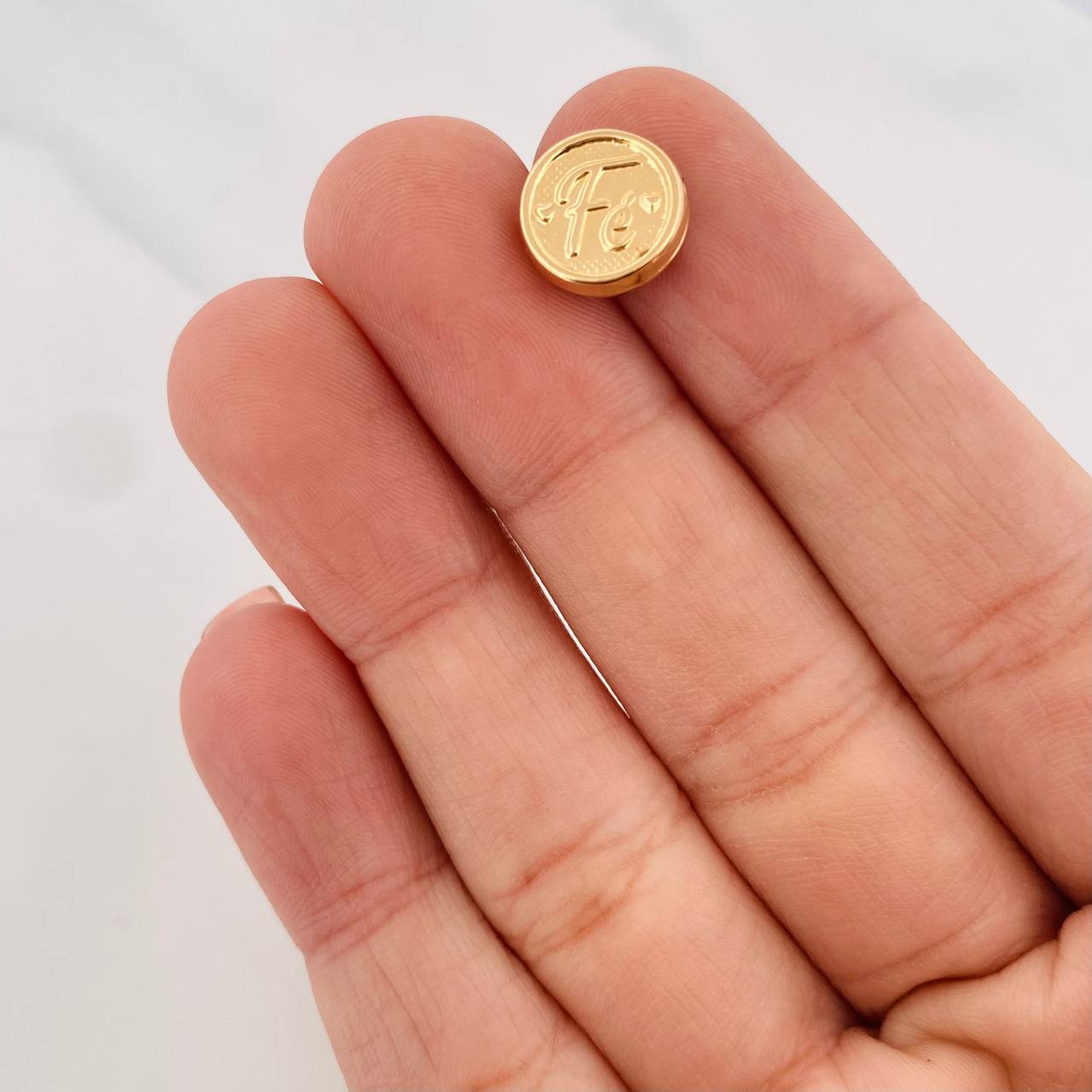 Charm Faith 0.45g / 1/2 in Yellow Gold 18K
