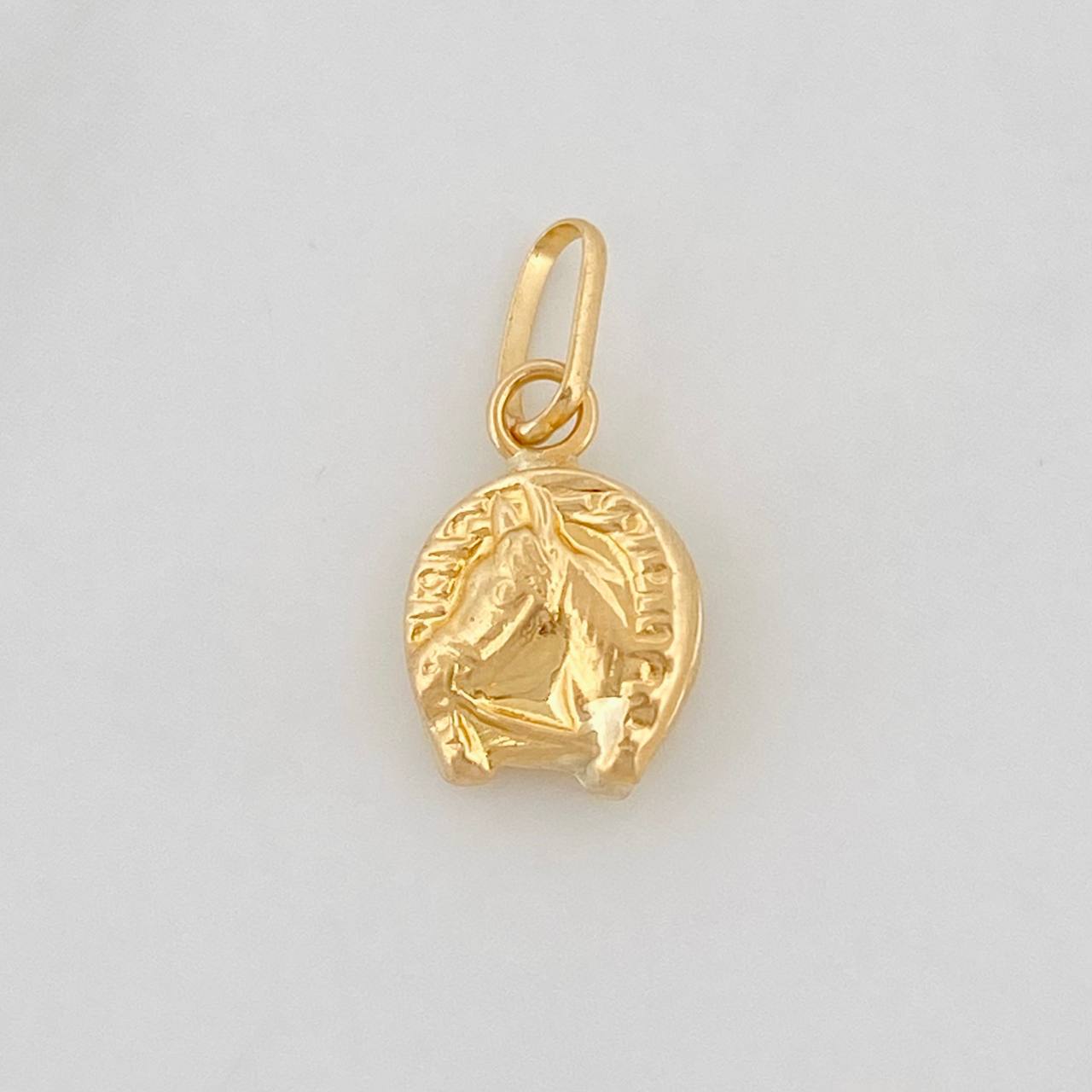 Pendant Horse Shoe 0.35g / 1/2 in Yellow Gold 18K