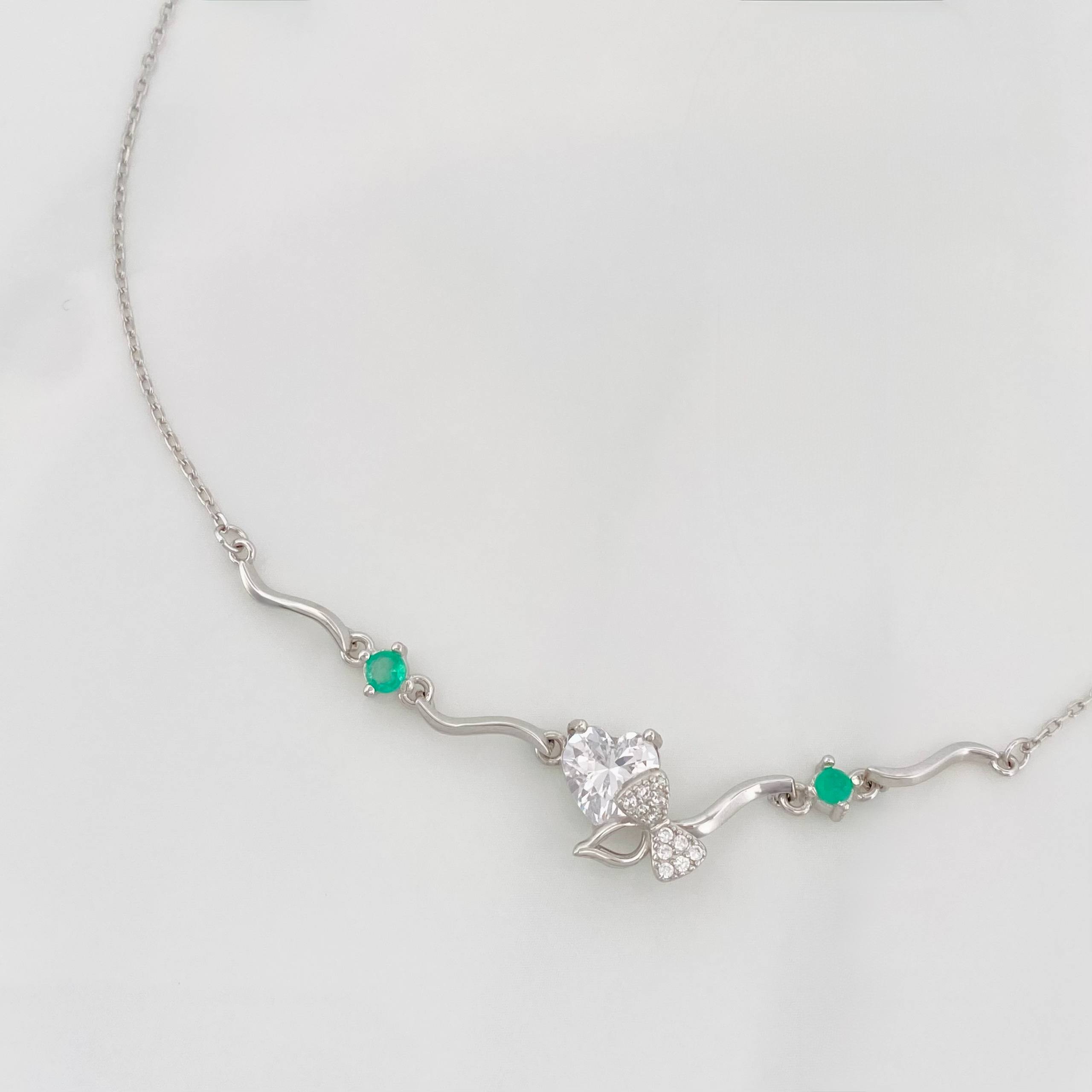 Pulso Corazon Moños Esmeralda 2.95 g / 8 3/4 in / 1 mm Plata Rodinada 925