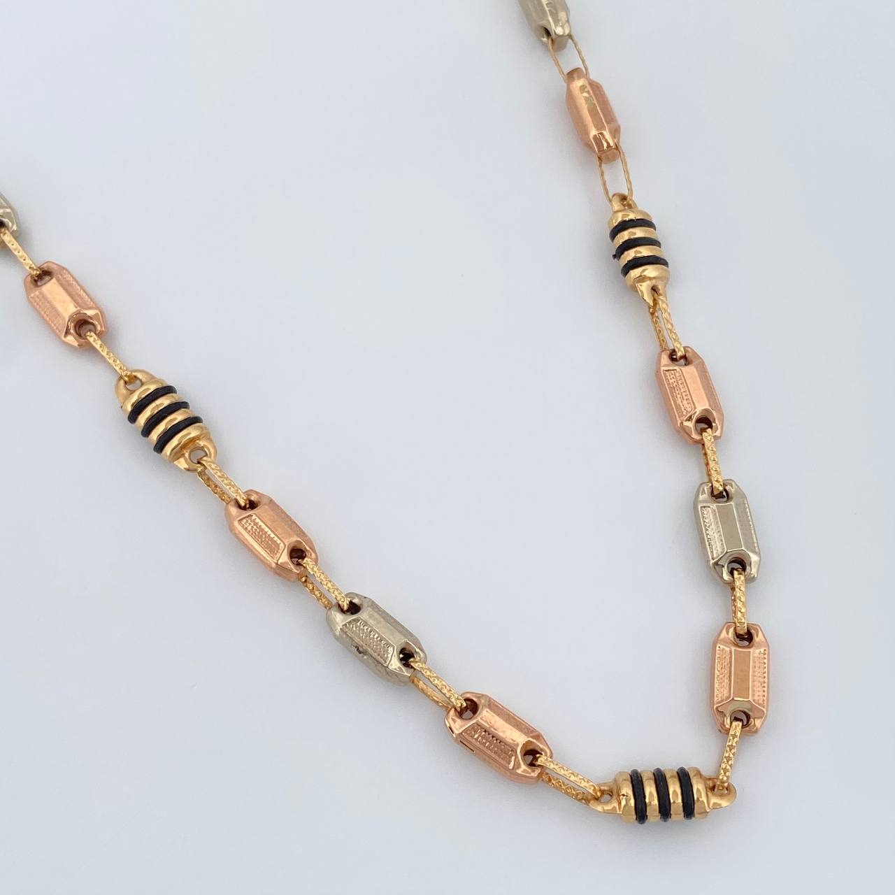 Cadena Rustica Barril 12.35gr / 22 1/4 in / 4.7mm Tres Oros 18K $