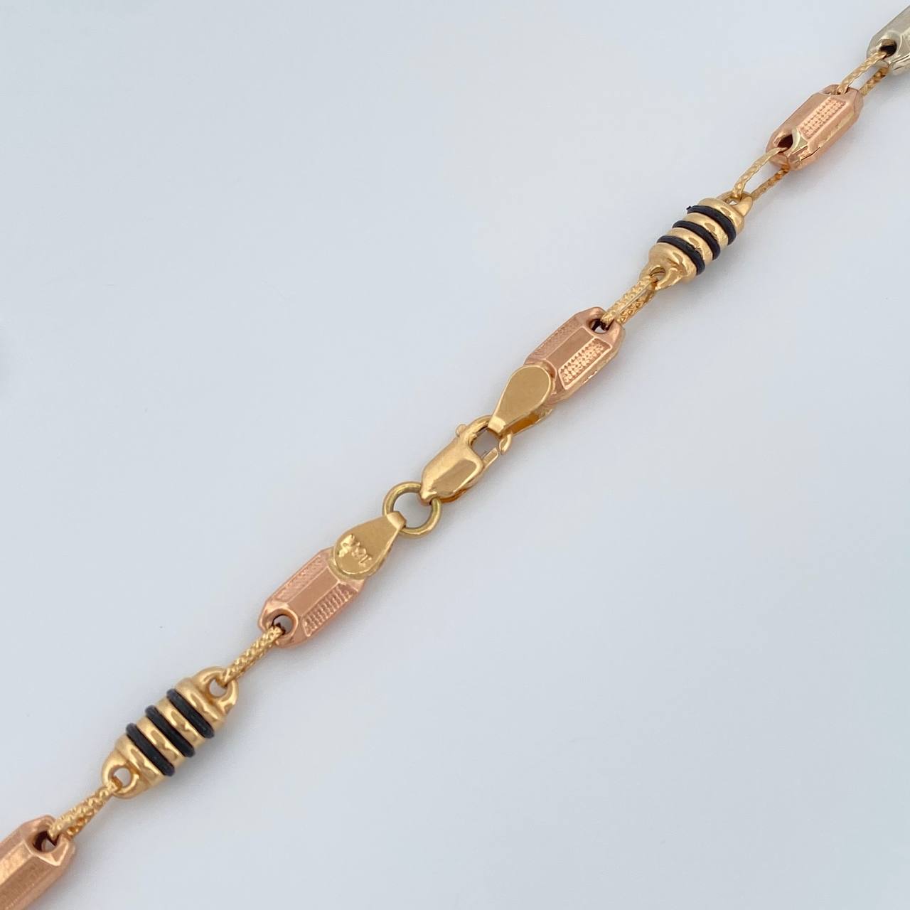 Cadena Rustica Barril 12.35gr / 22 1/4 in / 4.7mm Tres Oros 18K $