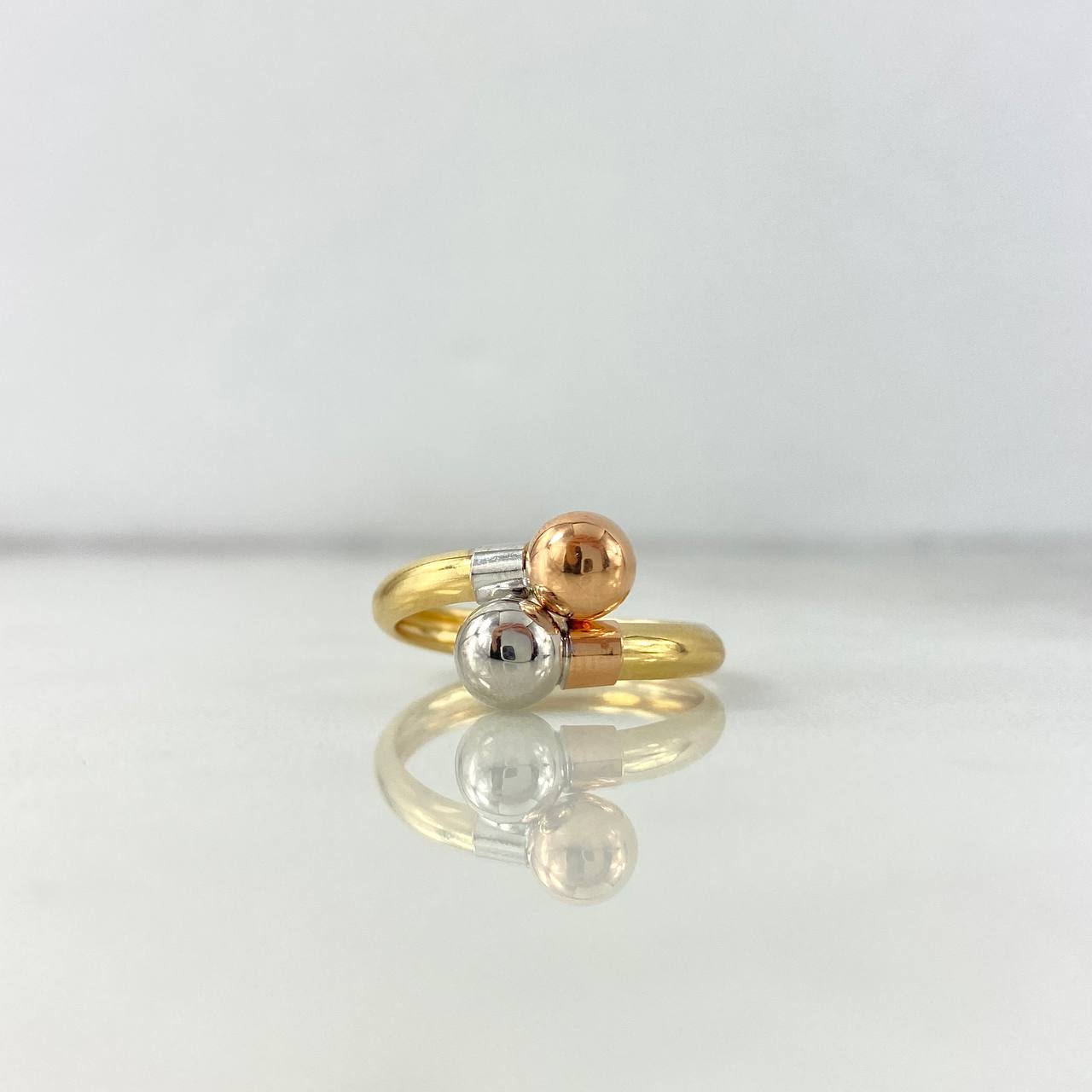 You and Me Ring 1.65gr / Size 6 1/2 / 18K Gold